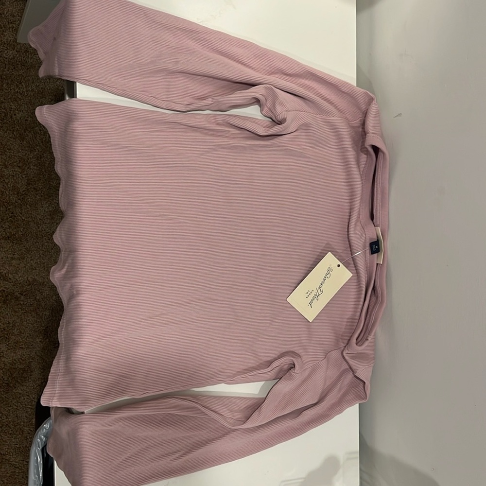 Universal thread long sleeve